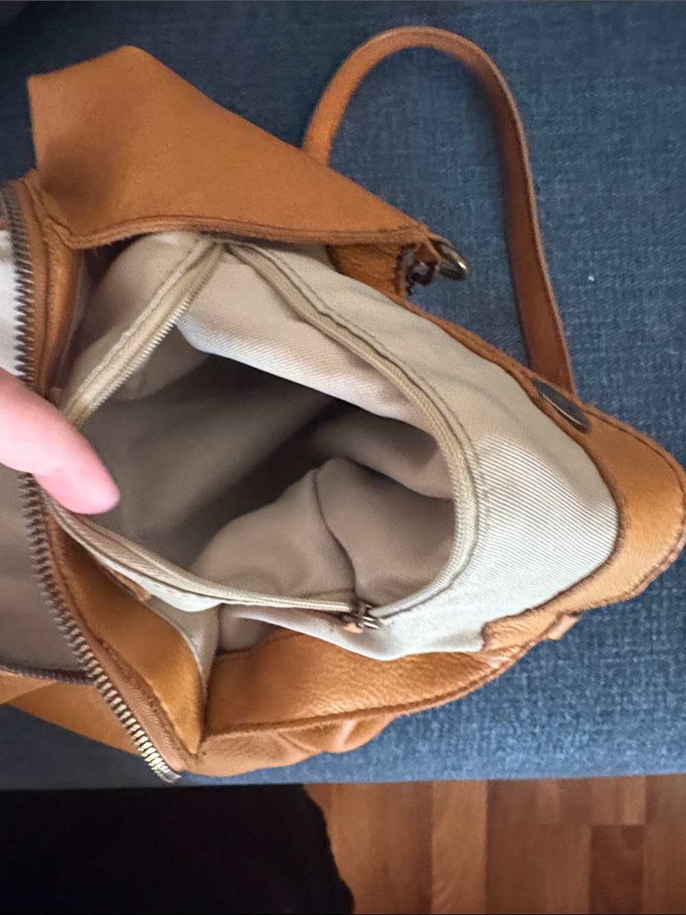 American Leather Company Cognac Leather Purse - Picture 7 of 9
